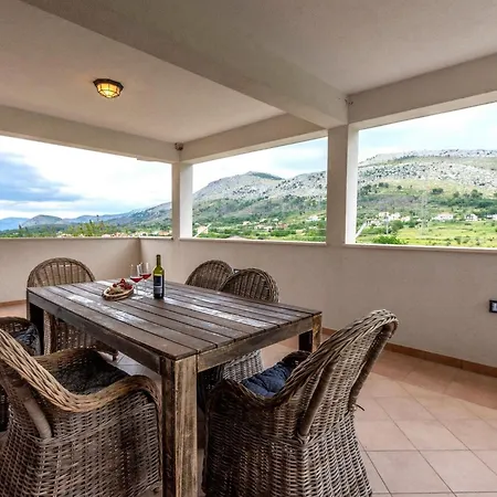Villa Serene Rural With Pool, Sun Deck, And Children's Play Area - Five Bedroom
