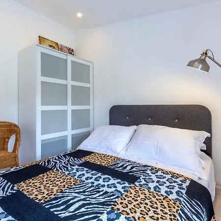 Serene Rural With Pool, Sun Deck, And Children's Play Area - Five Bedroom Villa