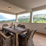 别墅 Serene Rural With Pool, Sun Deck, And Children's Play Area - Five Bedroom