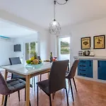Serene Rural With Pool, Sun Deck, And Children's Play Area - Five Bedroom Tugare