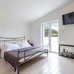 Serene Rural With Pool, Sun Deck, And Children's Play Area - Five Bedroom