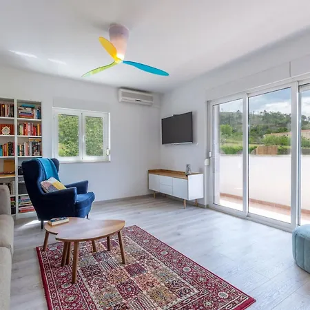 Villa Serene Rural With Pool, Sun Deck, And Children's Play Area - Five Bedroom