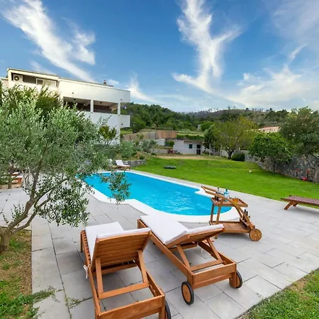 Villa Serene Rural With Pool, Sun Deck, And Children's Play Area - Five Bedroom *