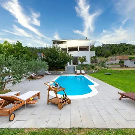 Serene Rural With Pool, Sun Deck, And Children's Play Area - Five Bedroom *